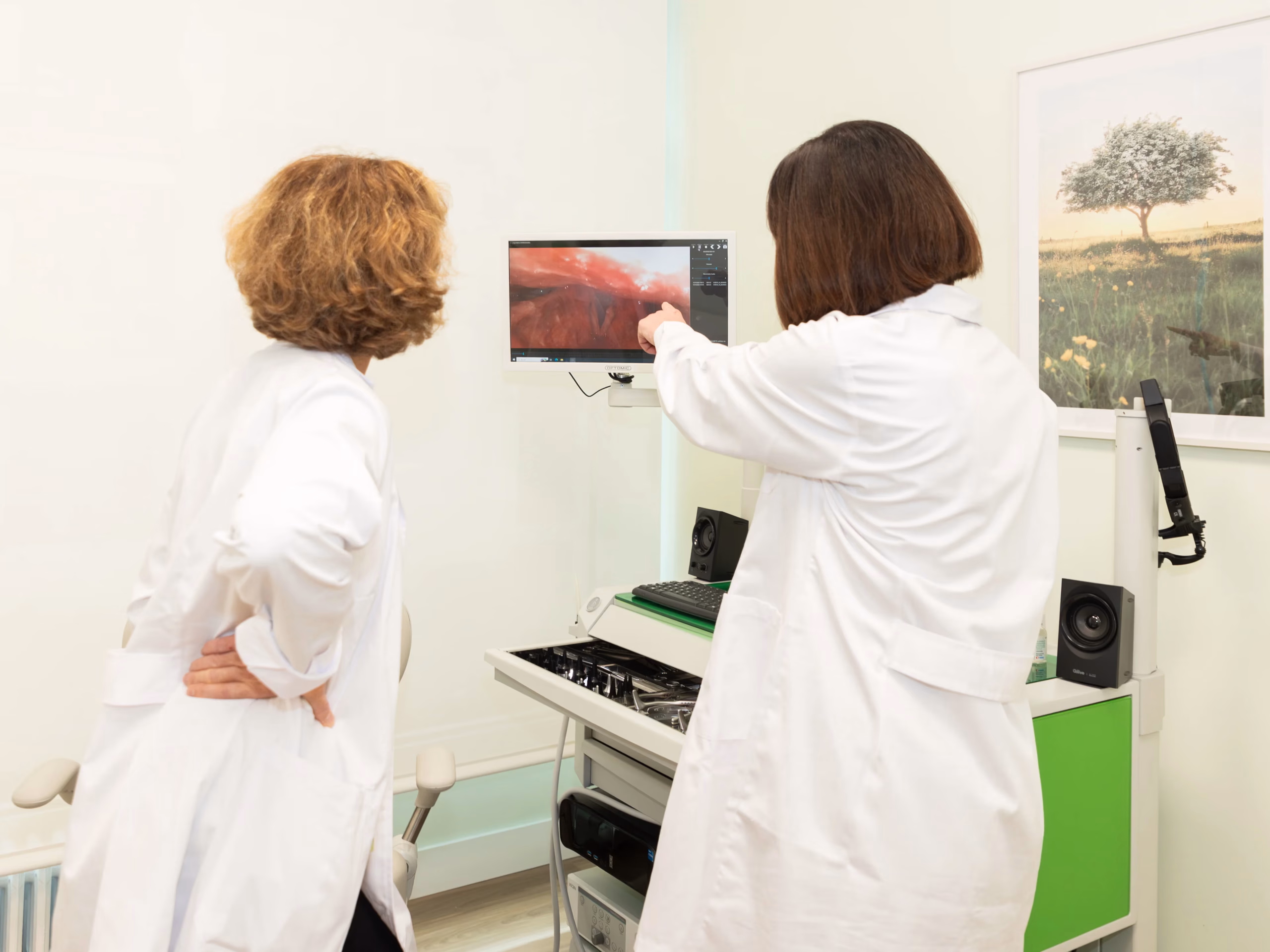 Profesionales sanitarias durante una valoración en MediBilbao Salud
